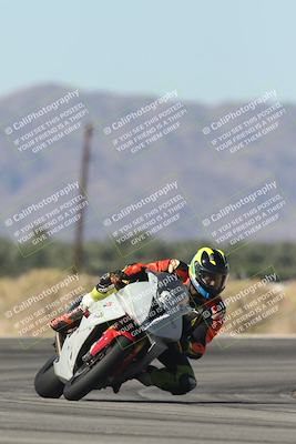 media/Oct-30-2025-Racers Edge (Thu) [[dabbdaf680]]/3-B Group/Session 4 Turn 16/